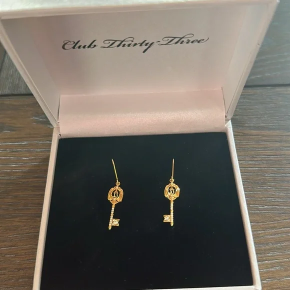 Club 33 Disneyland Exclusive Key Gold Earrings Rebecca Hook 🔑💙 - Picture 6 of 15